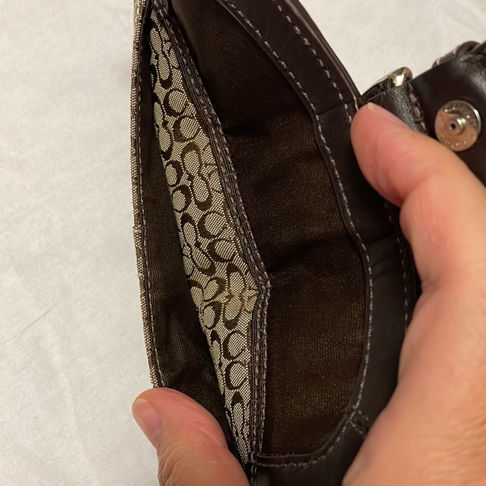 Coach, monogram, wallet - Picture 2 of 5